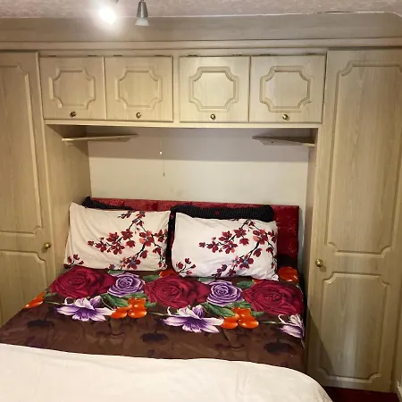Harman Suites Self-Catering Apartments Free Wifi & Parking Leeds  Exterior photo