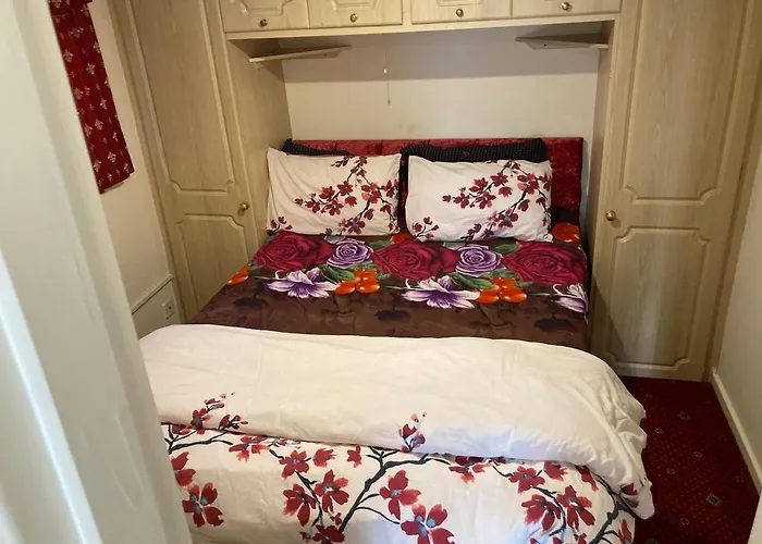 Harman Suites Self-Catering Apartments Free Wifi & Parking