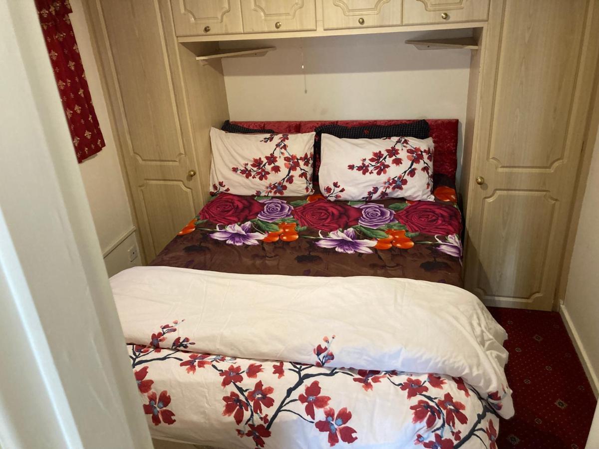 Harman Self-catering Free Wifi & Parking Apartment Leeds (West Yorkshire)